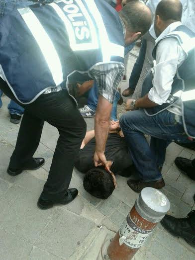 İzmir'de gözaltı: HDP adaylarını da aldılar