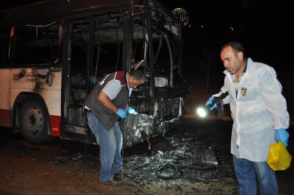 İzmir'de Otobüse Molotofla Saldırdılar...