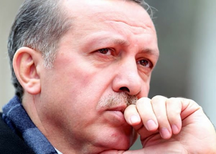 Para premiê turco Erdoğan, fica cada vez mais difícil se salvar