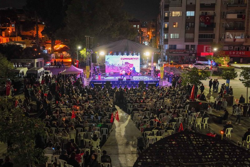 Cumhuriyet’in 103. yılı Buca’da coşkuyla kutlandı